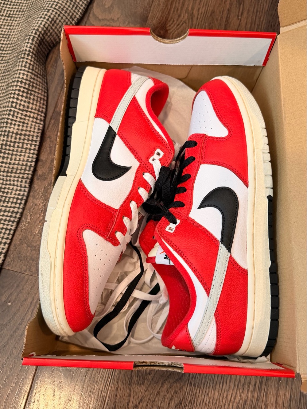 Nike Red White Low-Top Sneakers with Black Swoosh - Men